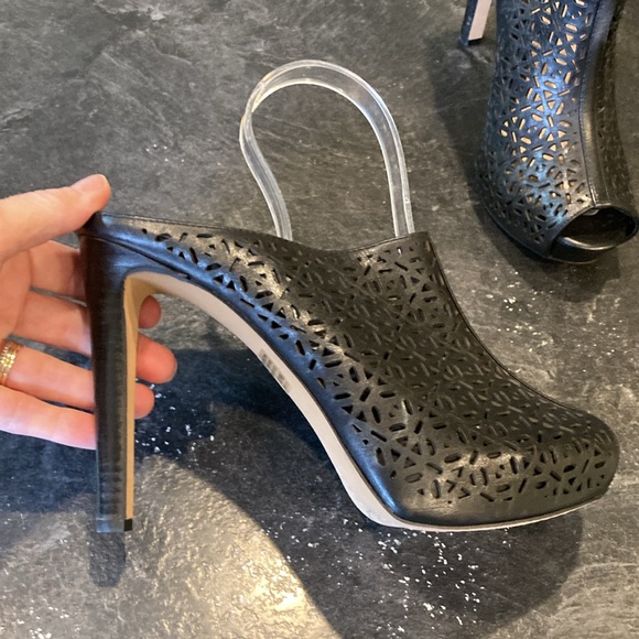 Women’s Vince Camuto Jaso black leather stiletto shoes size 9 - Picture 2 of 11